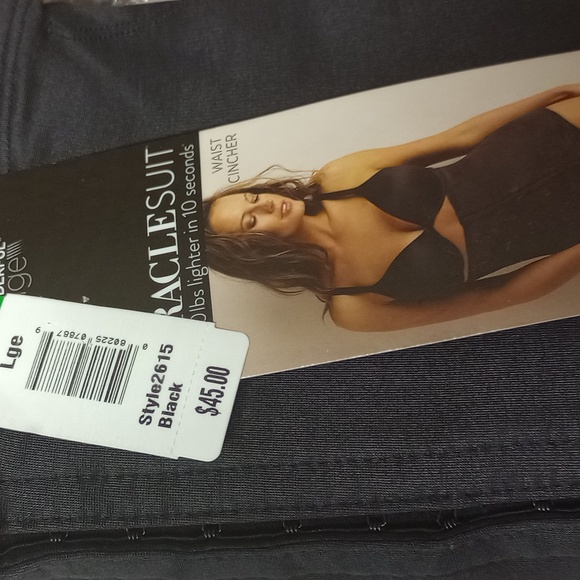 Miraclesuit Other - New MiracleSuit waist cincher. DEFECT . Hook damage. Black large